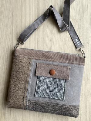 "Flickenwerk IV mit Tasche" - TAUPE